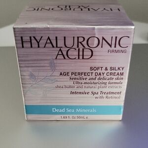 Hyaluronic Acid Age Perfect Day Cream - Soft & Silky